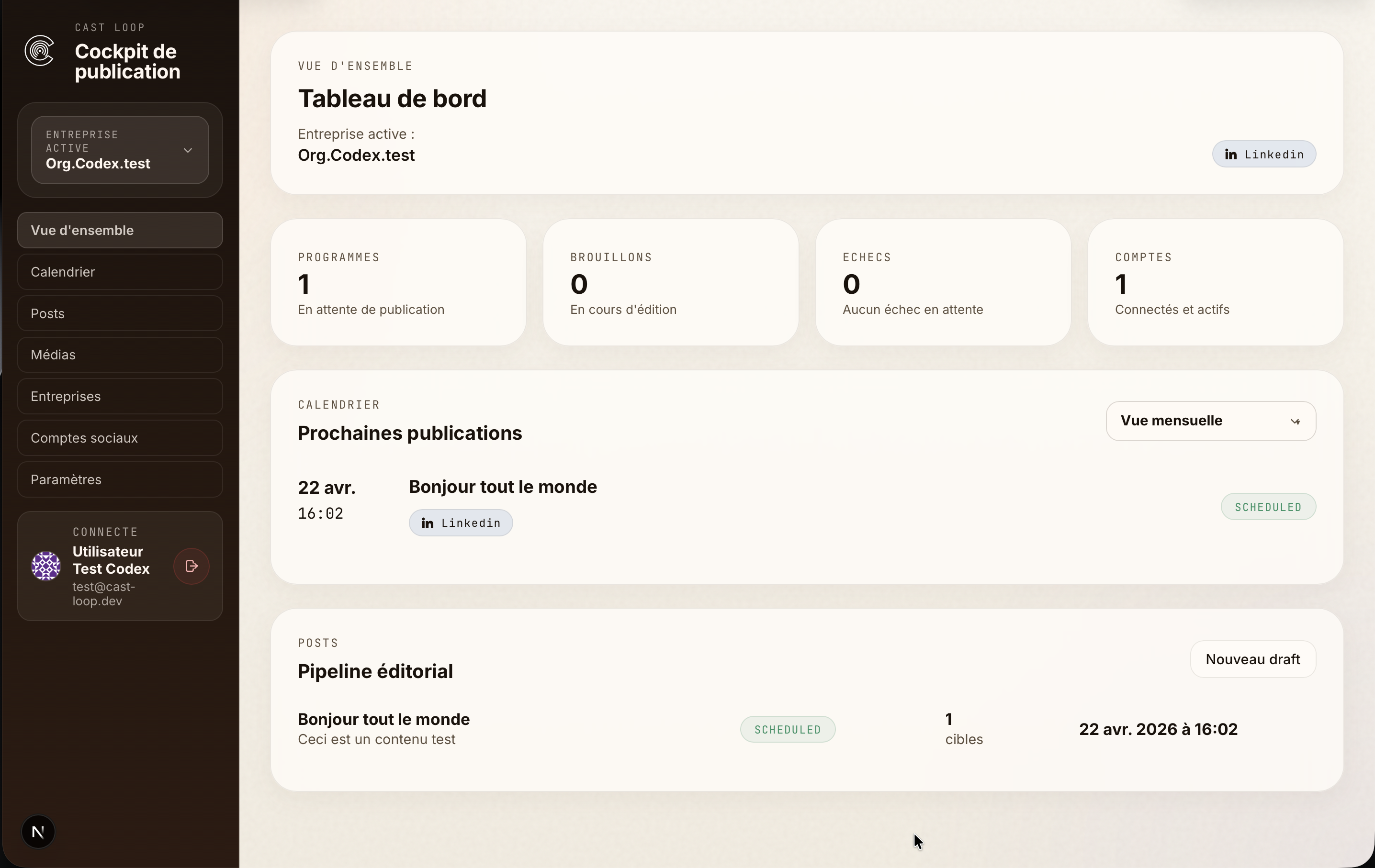 Cockpit de publication Cast Loop avec tableau de bord, calendrier éditorial et pipeline de posts.